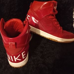 Nike dunk high lux sp gym red